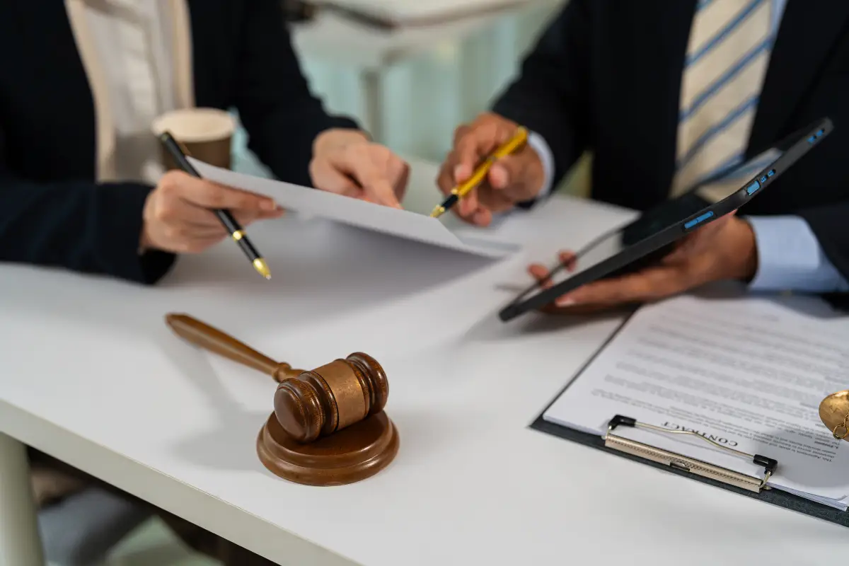 img what to expect from your deportation removal defense lawyer 2x
